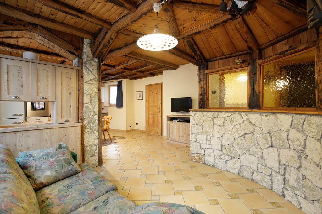 Appartamenti Dolomiti Moena Δωμάτιο φωτογραφία